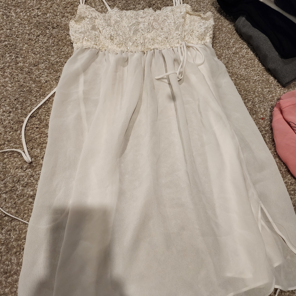 Chic White Lace Trim Nightgown